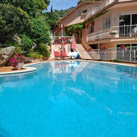 Silhouette With Pool And Seaview Close To Monaco Villa